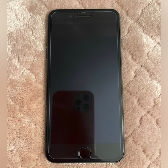 Apple iPhone 8 Plus 64 GB Smartphone Unlocked - Space Gray - Picture 3 of 16